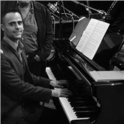 Pianiste donne cours de piano et de solfège - Clamart Paris